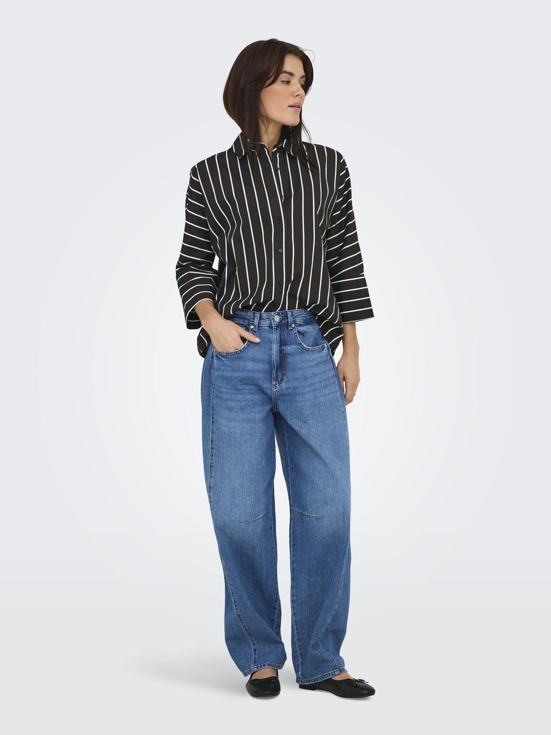 model_shot-front_full